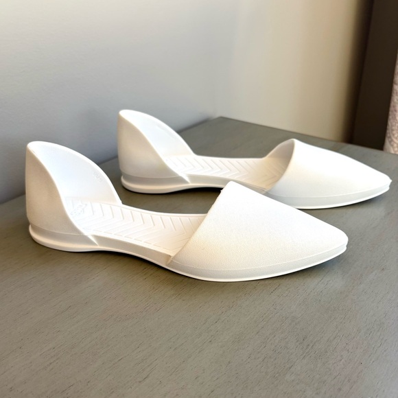 Native Audrey Shell White D-Orsays Women 9 Pointed Toe Flats Shoes Business - Picture 2 of 14